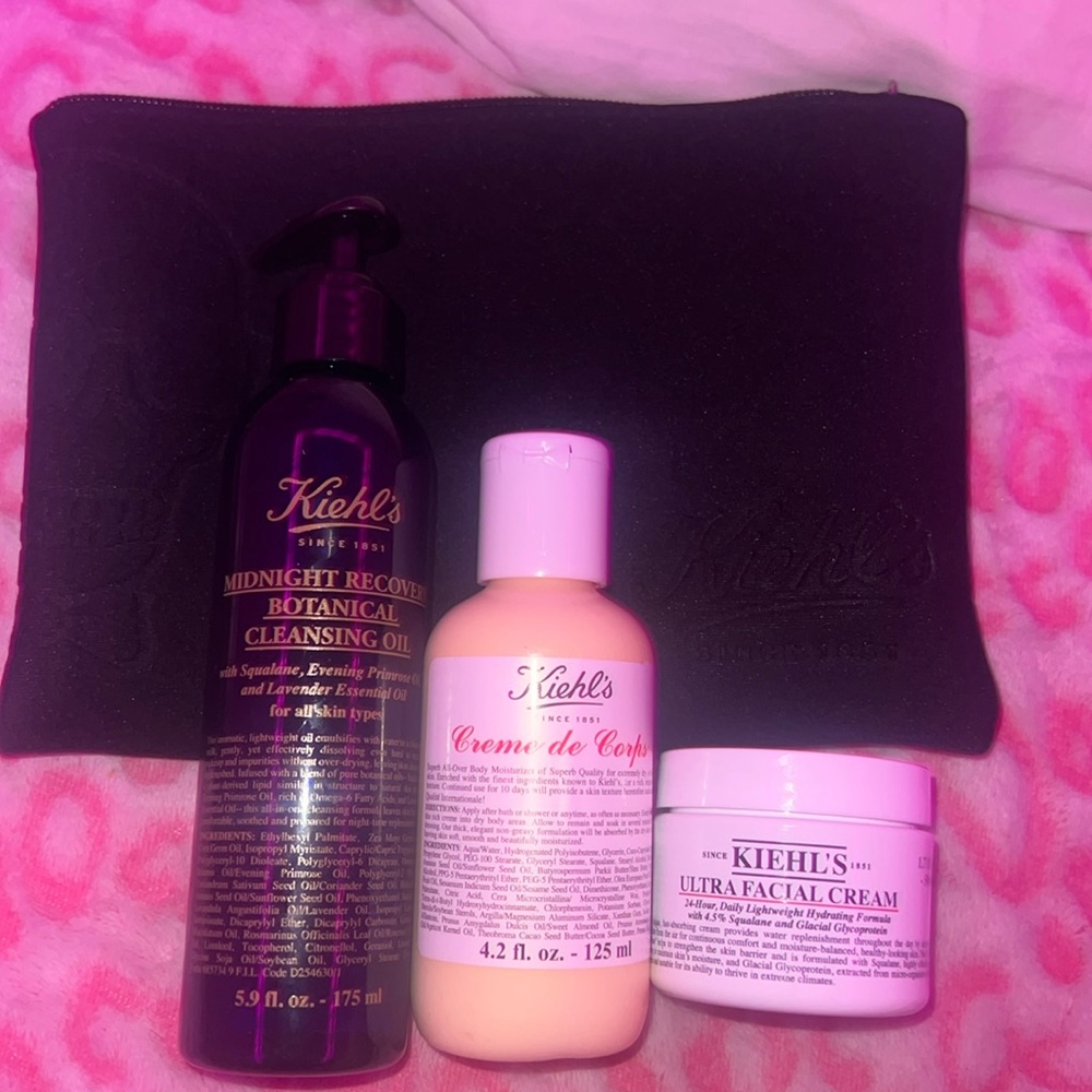 KIEHLS LIMITED EDITION HALLOWEEN SKIN SET